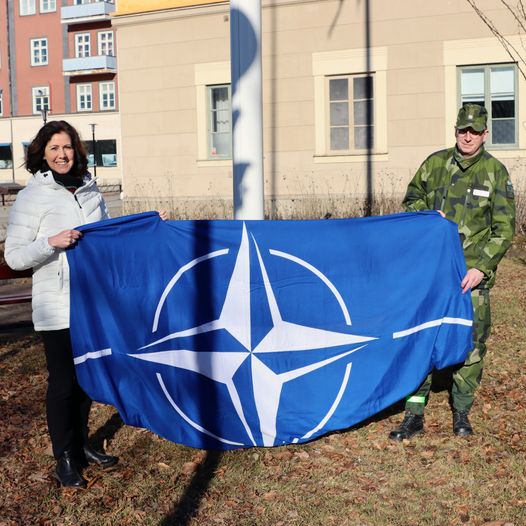 Natos flagga hissas i Kristinehamn